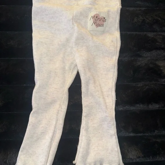 Pink Minnie Mouse Sweatshirt and White Pants Set - Picture 3 of 3